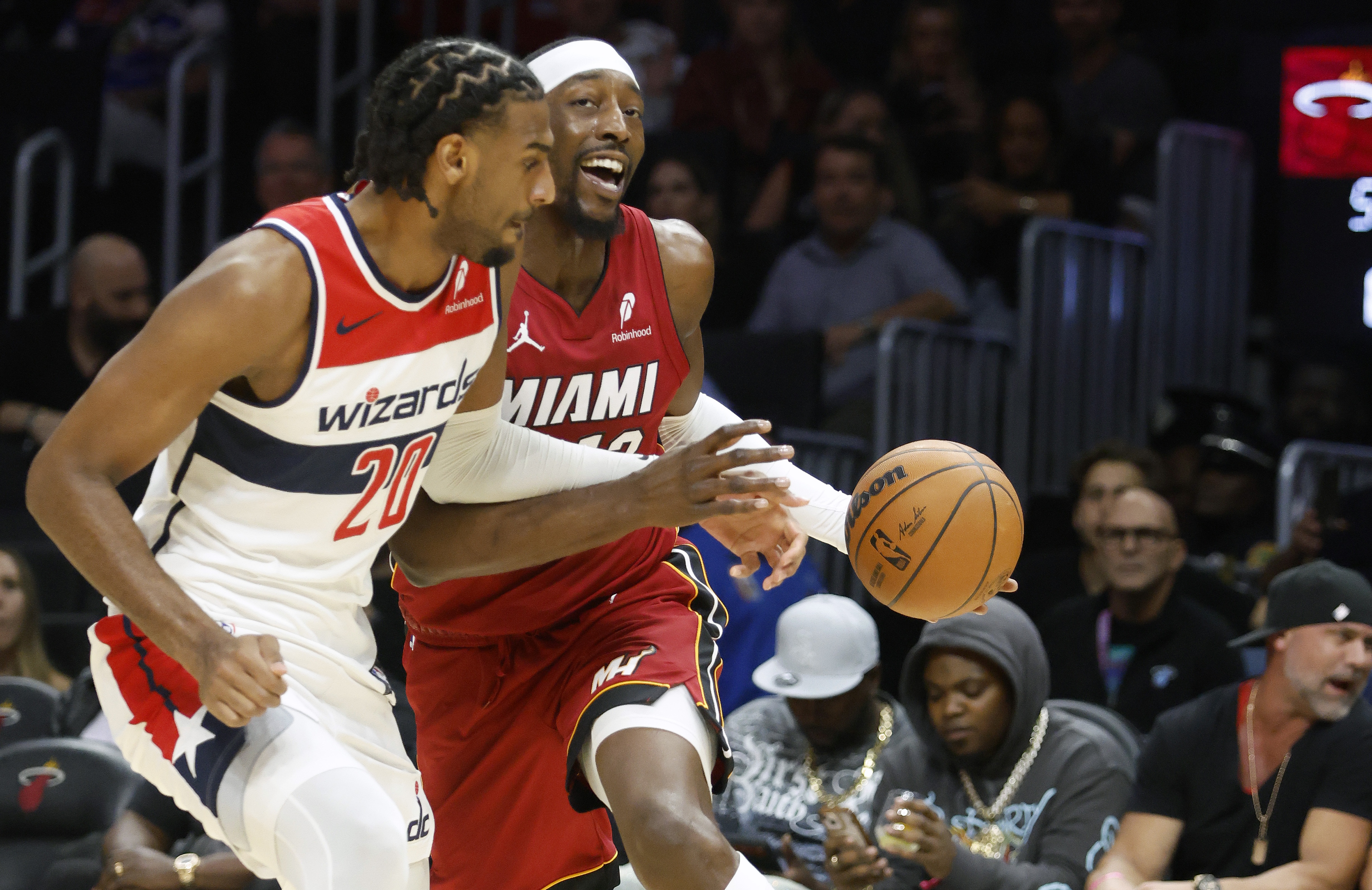 华体会体育-TA名记：热火应该在领先27分且阿德巴约得到81分后将其换下！